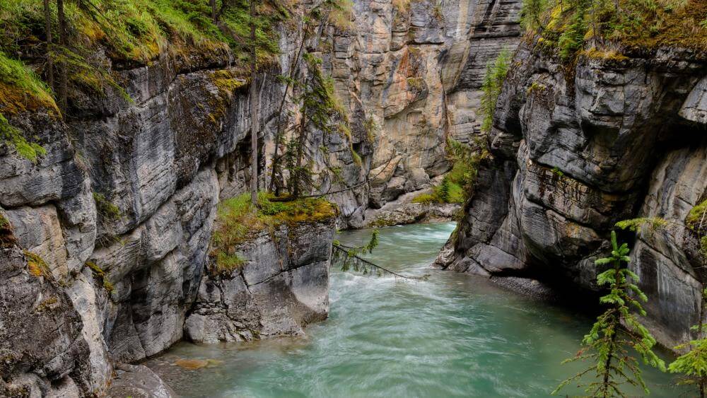 maligne canyon jasper national park river