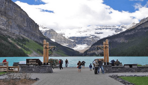 fairmont chateau patio looking at lake louise