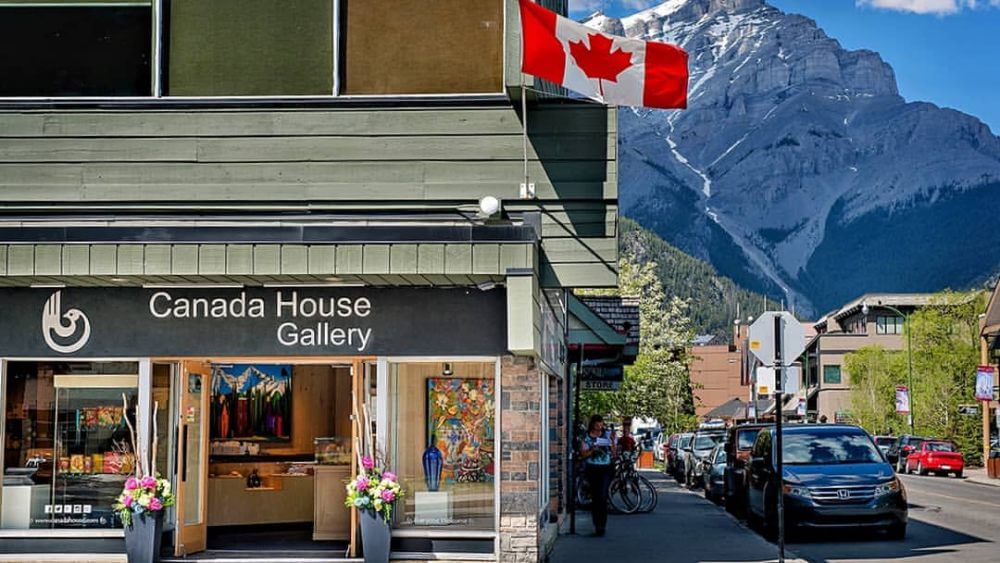 Canada House Art Gallery - Banff Downtown