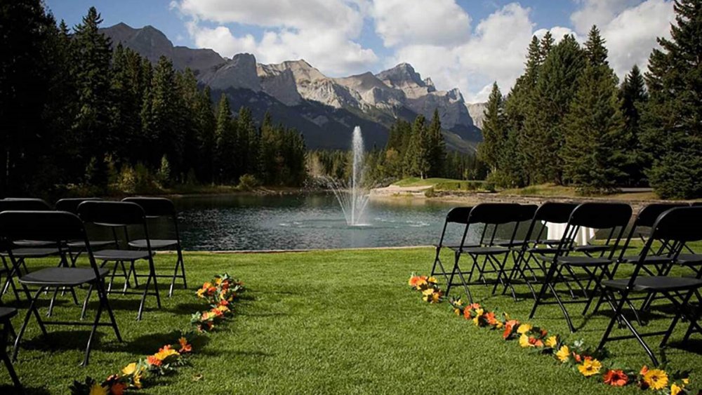 canmore golf course wedding receptions and ceremonies  facility.  One location for everything on your wedding day