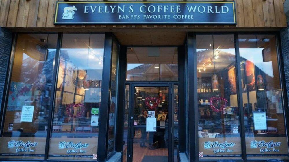 Evelyns Coffe Bar - Banff Downtown