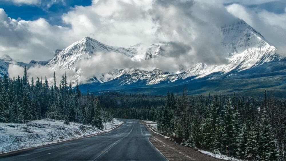 jasper 93a highway is the most scenic car viewing route you can have in the Rocky Mountains
