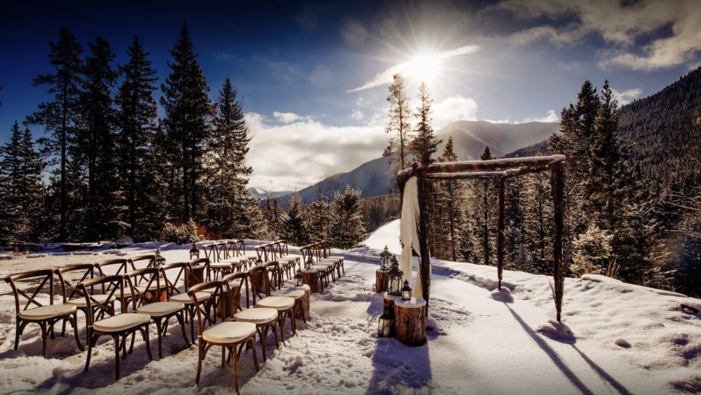 Stewart Creek Golf Club Wedding venue for all seasons.  Elegant Luxury Clubhouse at Top 25 Canadian Golf Course