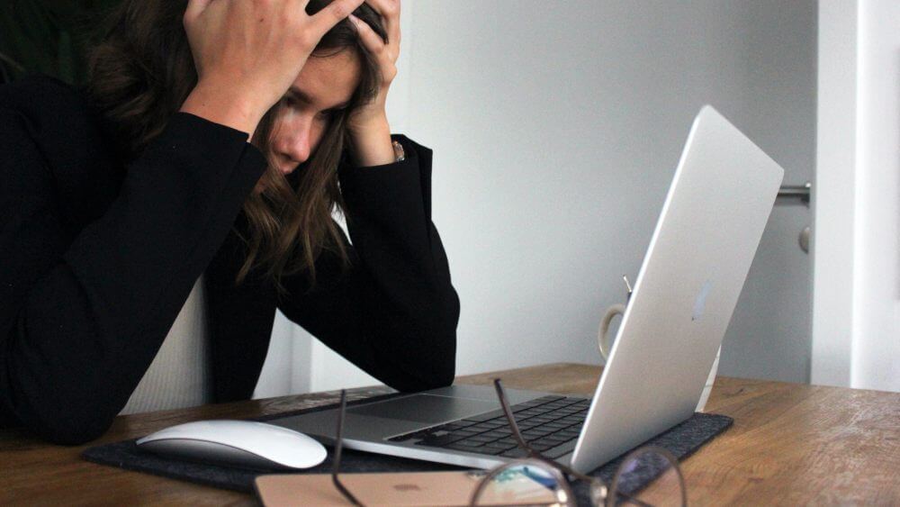 Welcome about us reassurance , we understand the challenges  16x9 1000 grid section