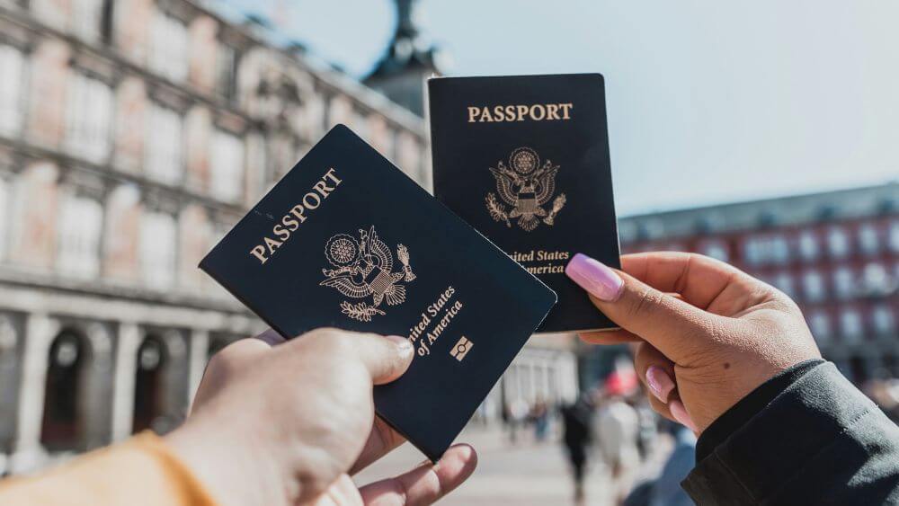 we are travellers ourselves at 4 acestaxi about us welcome image 16x9 1000