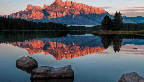 Lake Minnewanka - Banff National Park Sightseeing