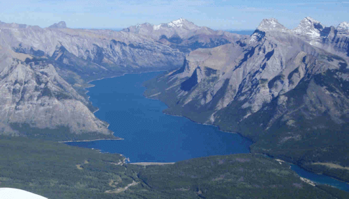 Lake Minnewanka - Banff National Park Sightseeing
